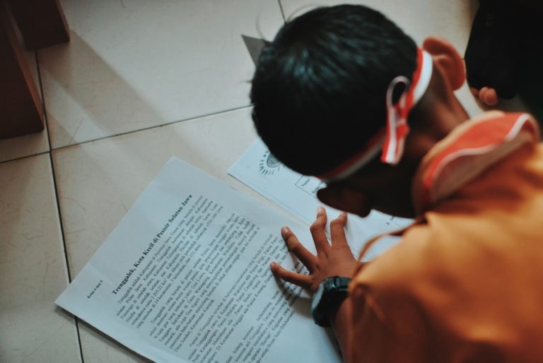 Photo Role-playing dialogues for English learners