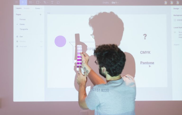 Photo Interactive learning with dialogues